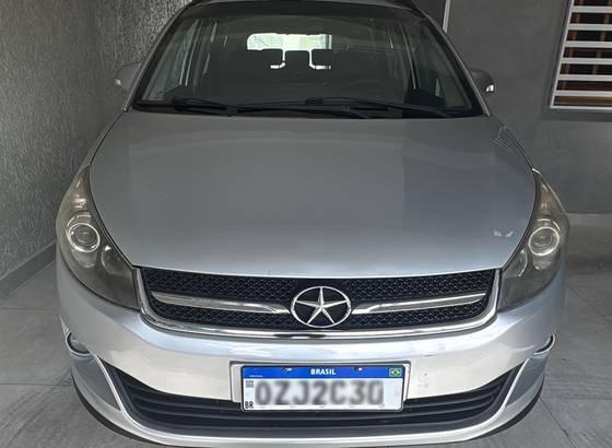 JAC J6 2.0 16V GASOLINA 7 LUGARES 4P MANUAL JAC J6 2.0 16V GASOLINA 7 LUGARES 4P MANUAL